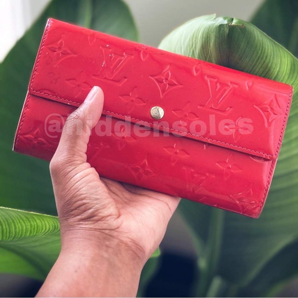 Holiday Gift: Vernis Louis Vuitton Wallet